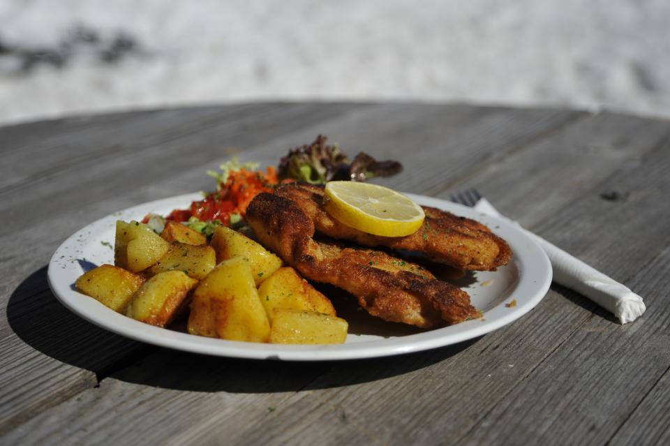 Wienerschnitzel mit Bratkartoffel - sehr beliebt bei unseren Skifahrern